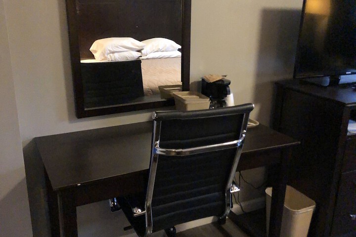 Room 25 of 40