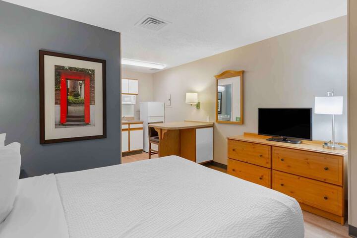Room 17 of 25