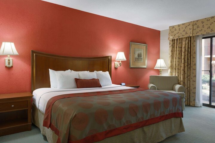 Room 13 of 24