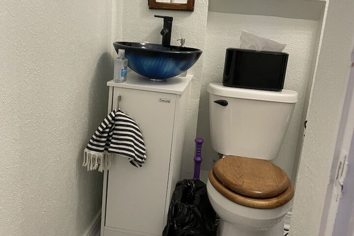 Room 44 of 104