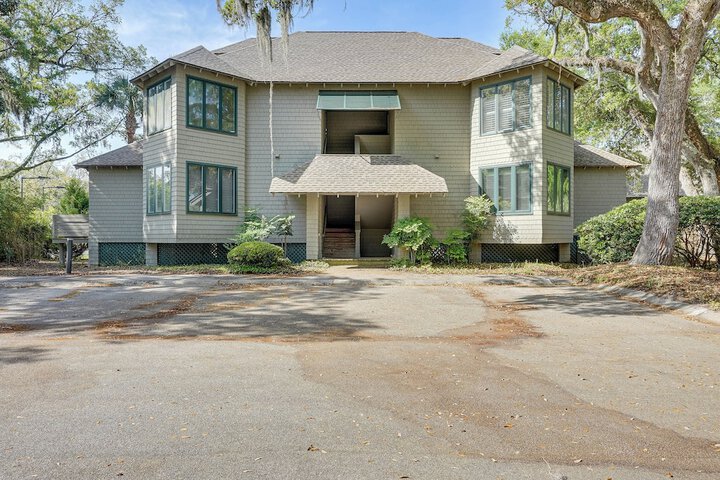 Blissful Kiawah Island Escape: Walk to the Beach!