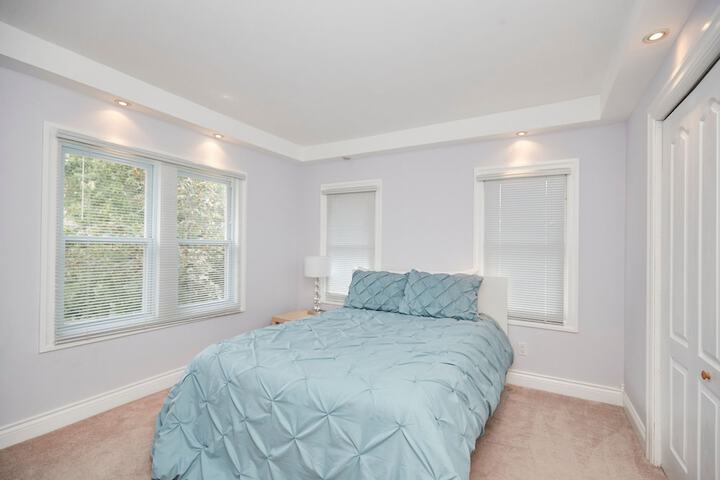 Room 10 of 21