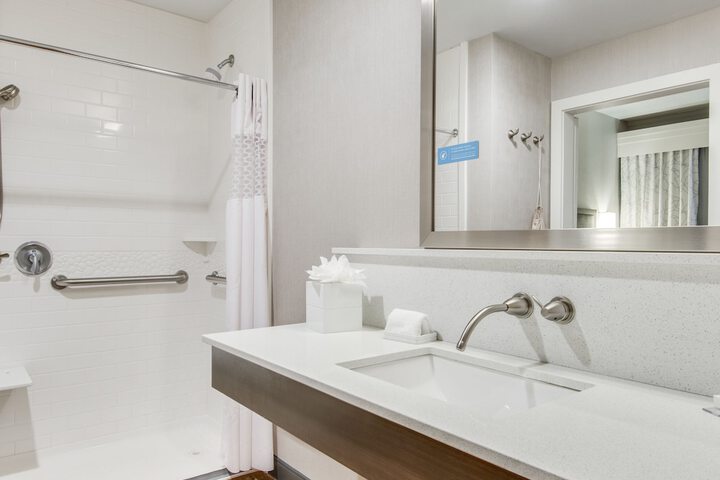 Hampton Inn & Suites Dallas / Ft. Worth Airport South
