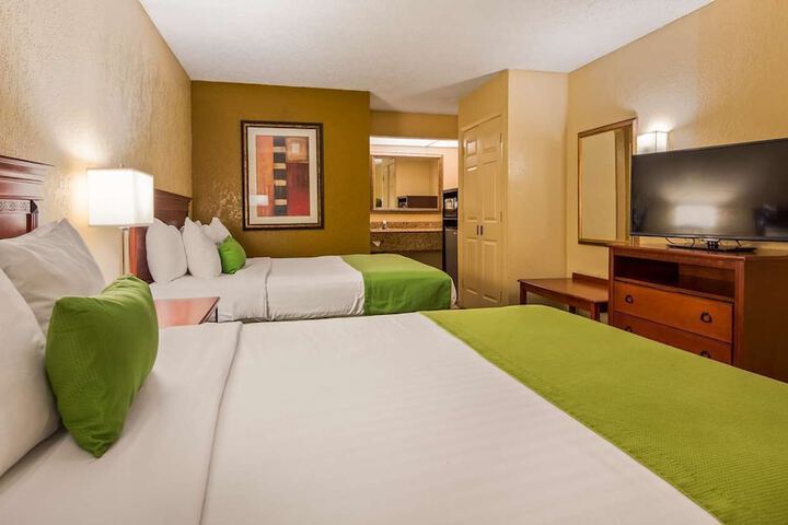 Room 21 of 35