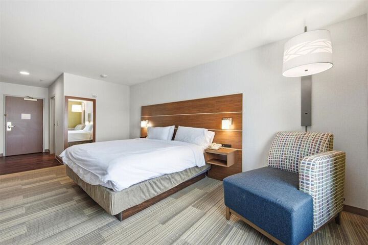 Holiday Inn Express & Suites Bethlehem Arpt-Allentown Area