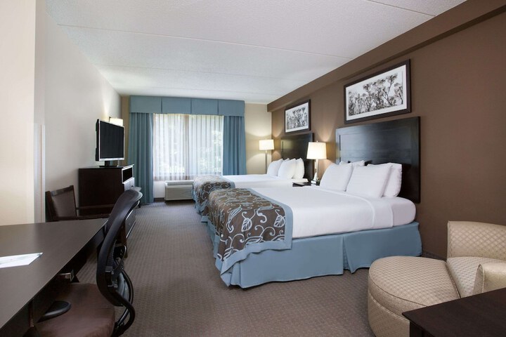 Wingate by Wyndham Raleigh South / Garner