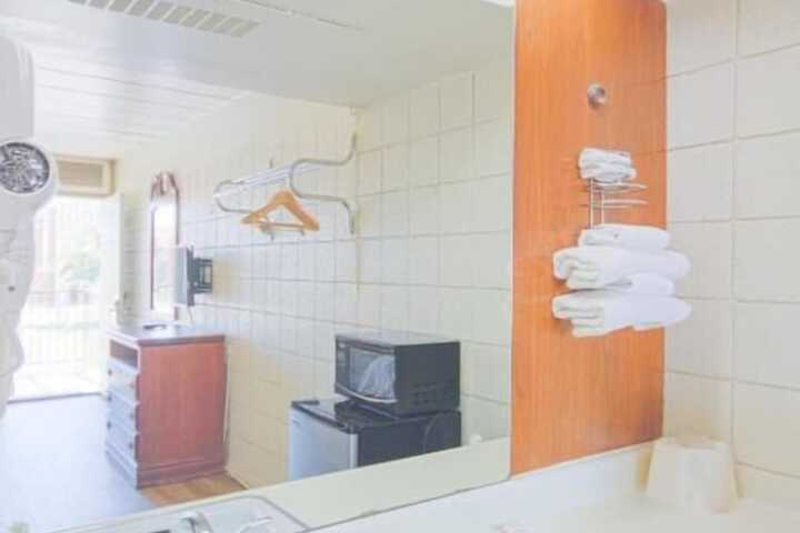 Room 26 of 28