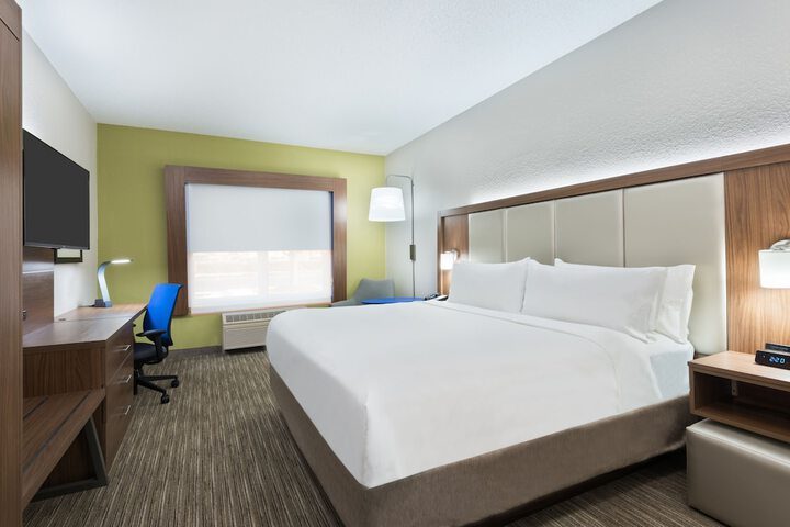 Room 18 of 48
