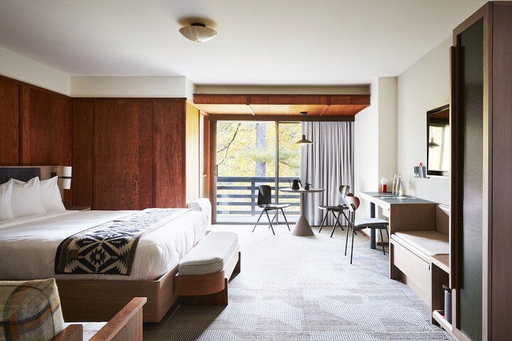 Room 11 of 19