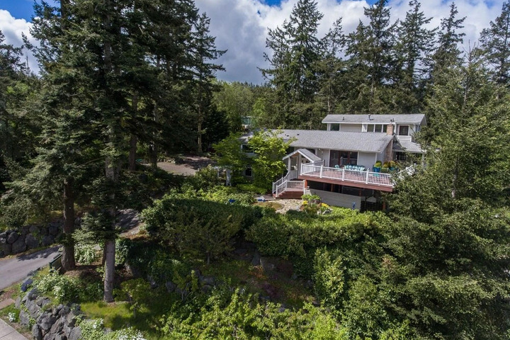 HILLSIDE HOUSE BED AND BREAKFAST