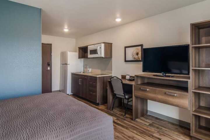 Room 10 of 13