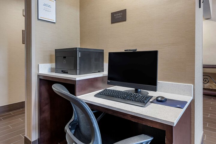 Business Center 47 of 47