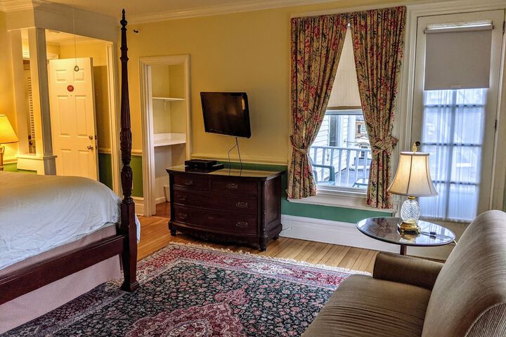 Room 118 of 239
