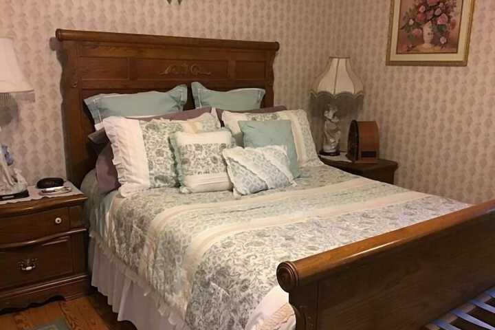 Room 53 of 76