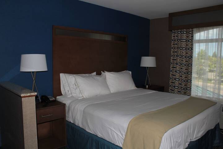 Room 18 of 43