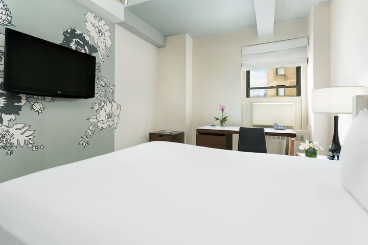 Room 17 of 61