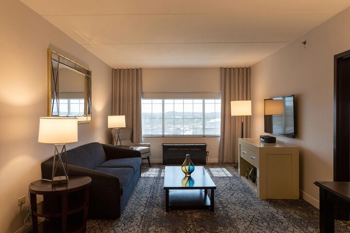 Room 7 of 33