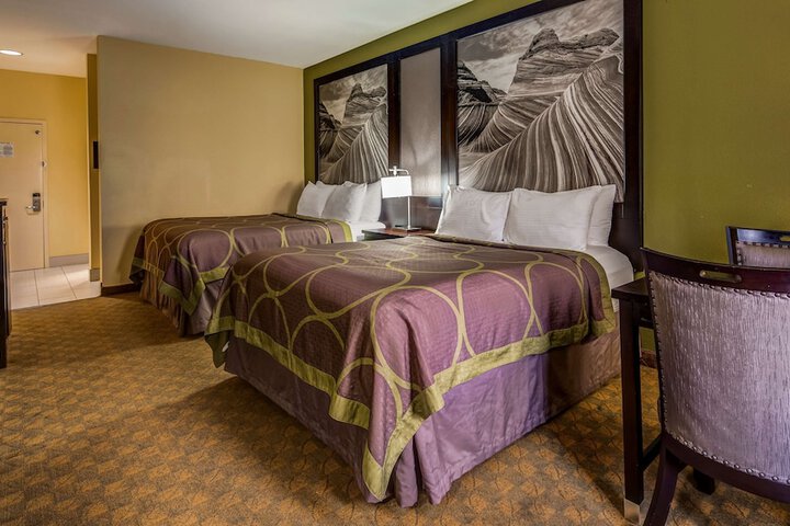 Room 16 of 28