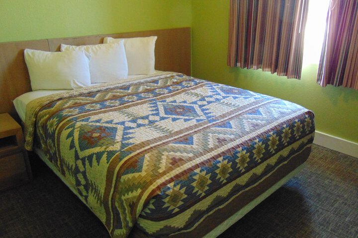 Room 48 of 64