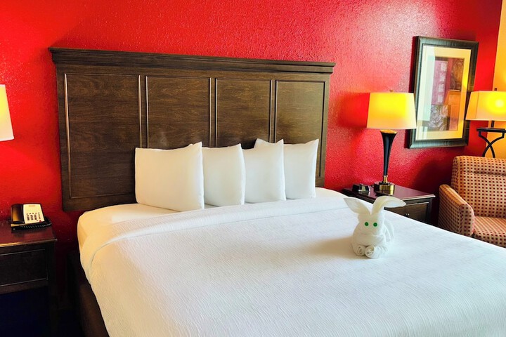 Room 44 of 101