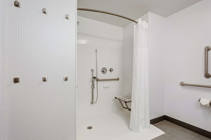 Room 16 of 47