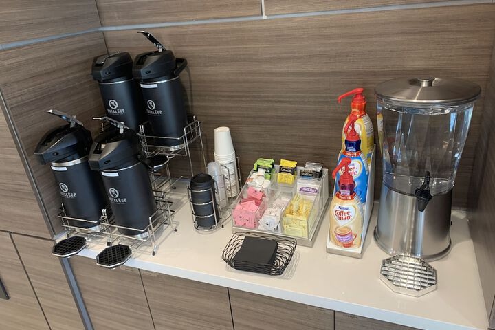 Breakfast/Coffee Service 28 of 40