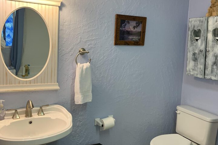 Room 10 of 33