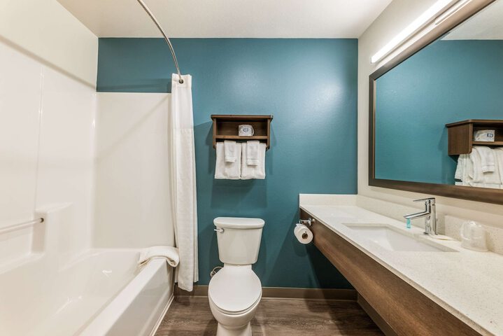 WoodSpring Suites Linden