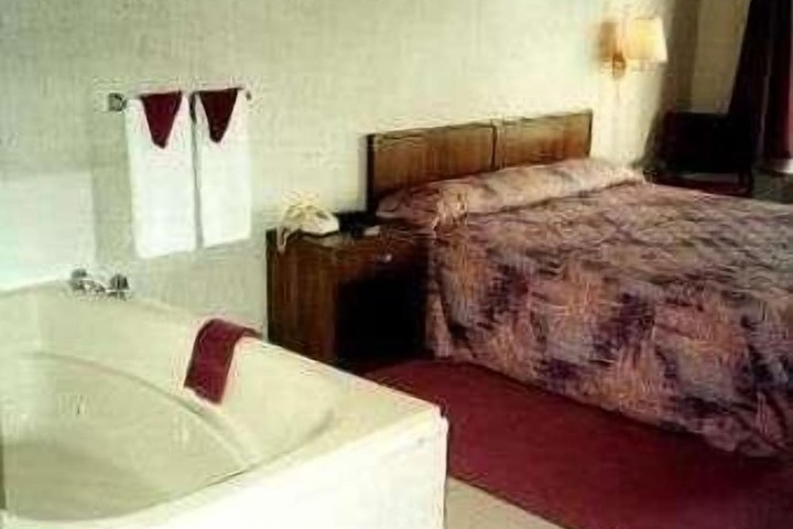 Room 2 of 6