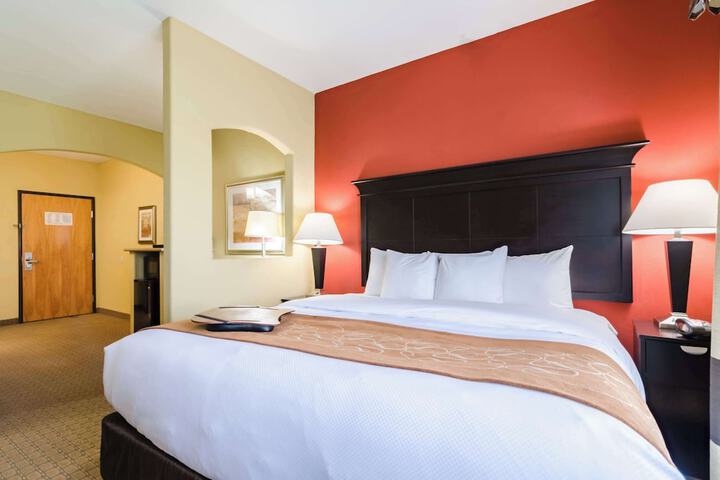 Comfort Suites Salina South