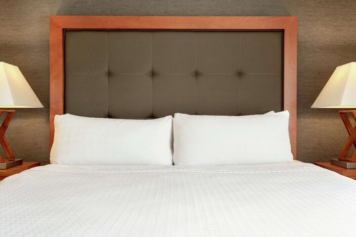 Room 28 of 40