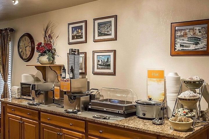 Breakfast/Coffee Service 40 of 43