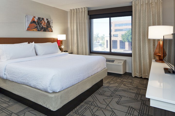 Room 42 of 77