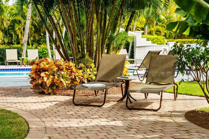 Olde Marco Island Inn and Suites