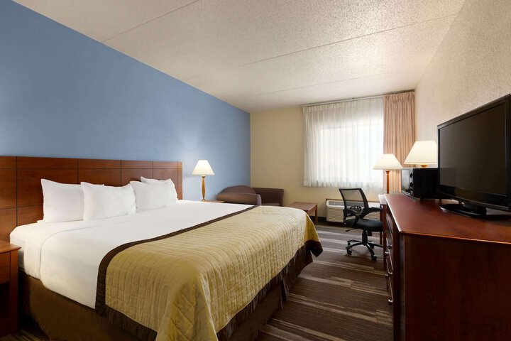 Room 17 of 25
