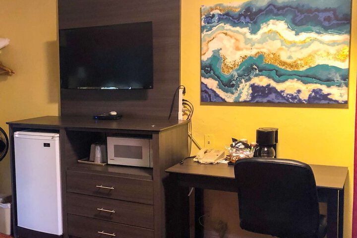 Room 35 of 46