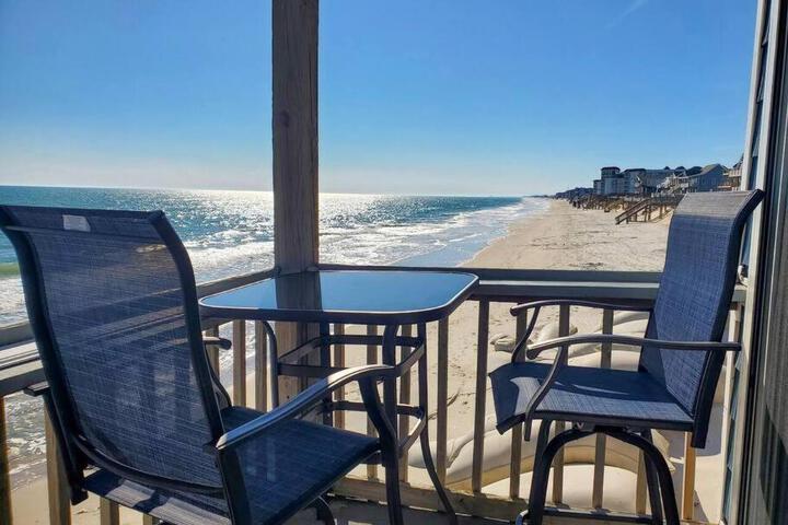 Sand & Sea: Beach Views For Miles!