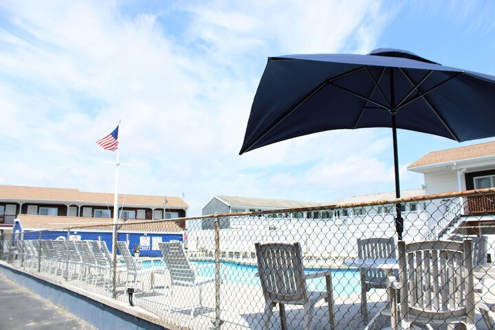 Pool 10 of 90