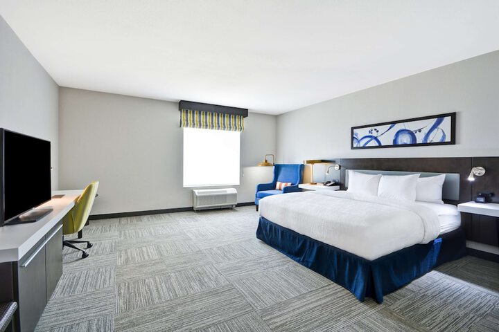 Room 17 of 33