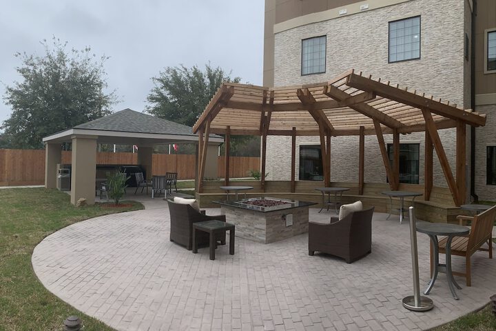 Staybridge Suites IAH Airport East by IHG