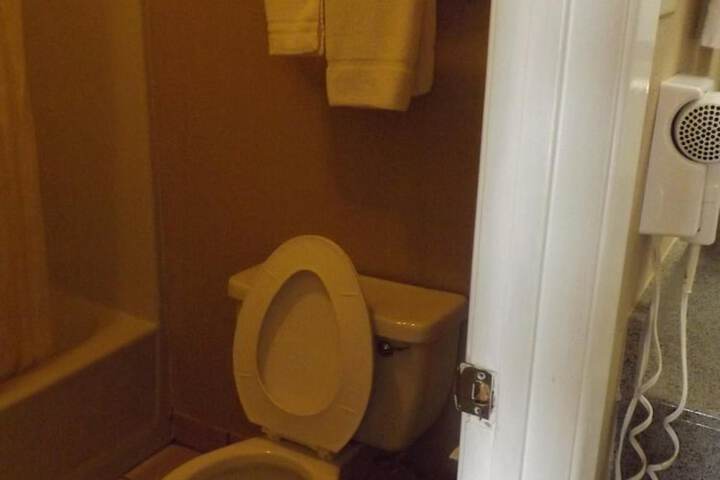 Room 16 of 27