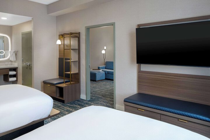 DoubleTree Suites by Hilton Hotel Mt. Laurel