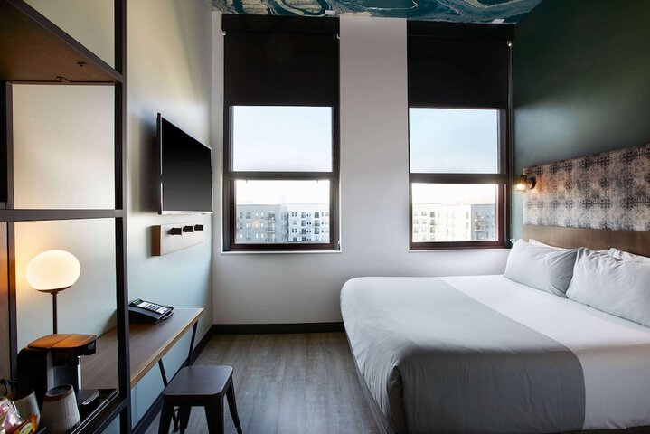 Room 21 of 74