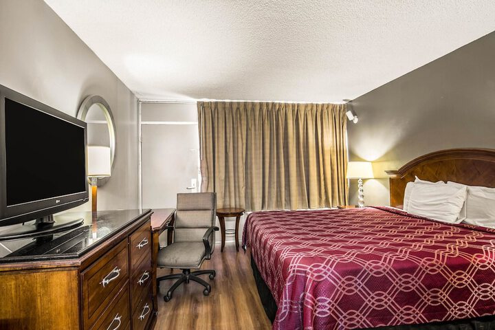 Room 16 of 23