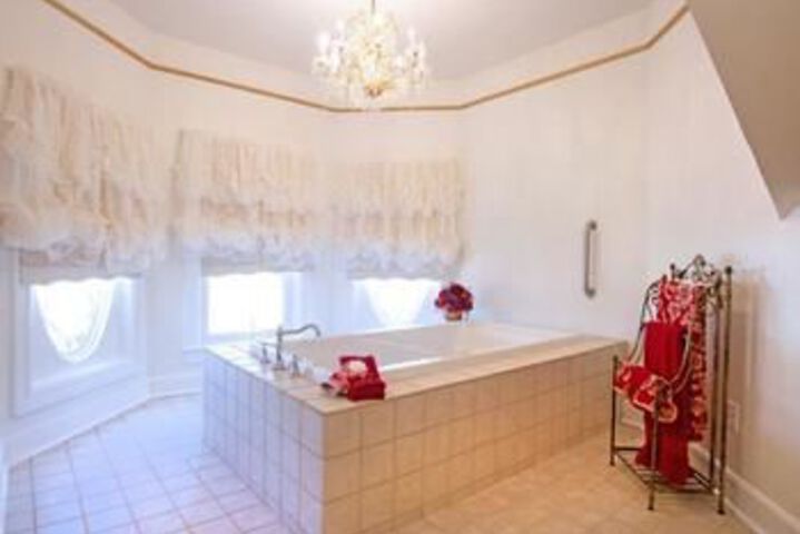 Abigail House Bed & Breakfast