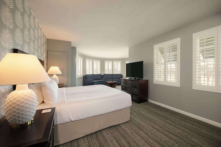 Room 30 of 65