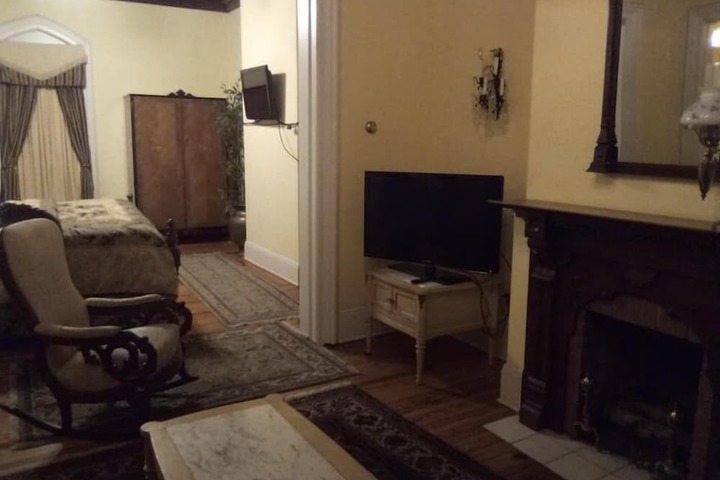 Room 62 of 89