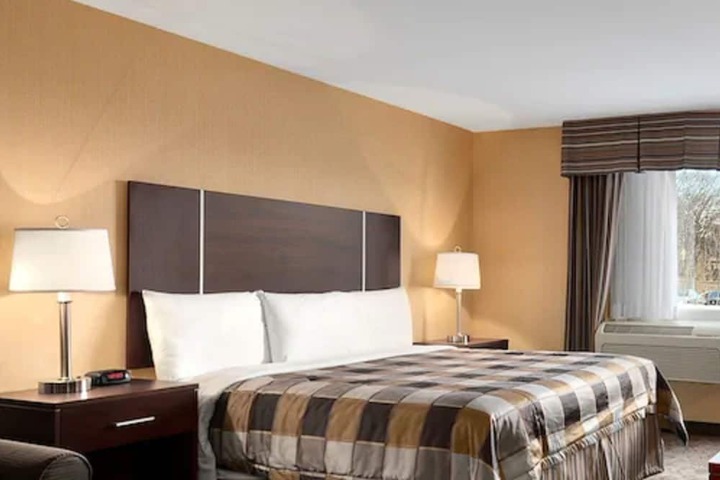 Days Inn by Wyndham Brampton