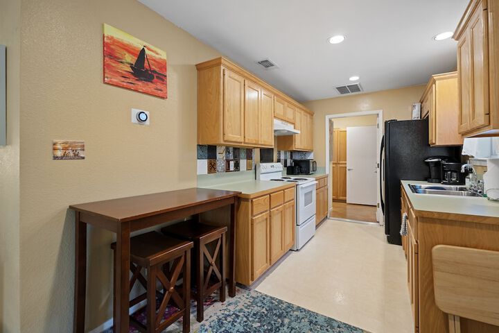 Pet-friendly Marble Falls Home w / Hot Tub!