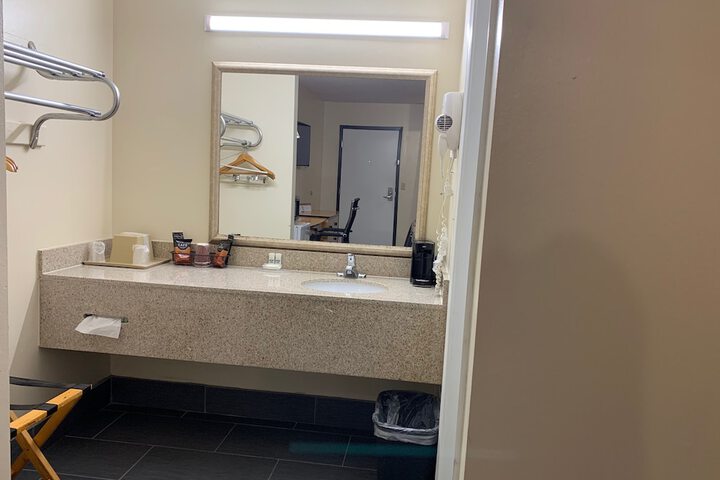 Room 20 of 42